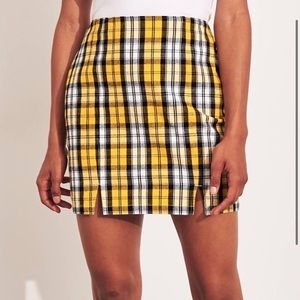 HOLLISTER yellow plaid skirt
